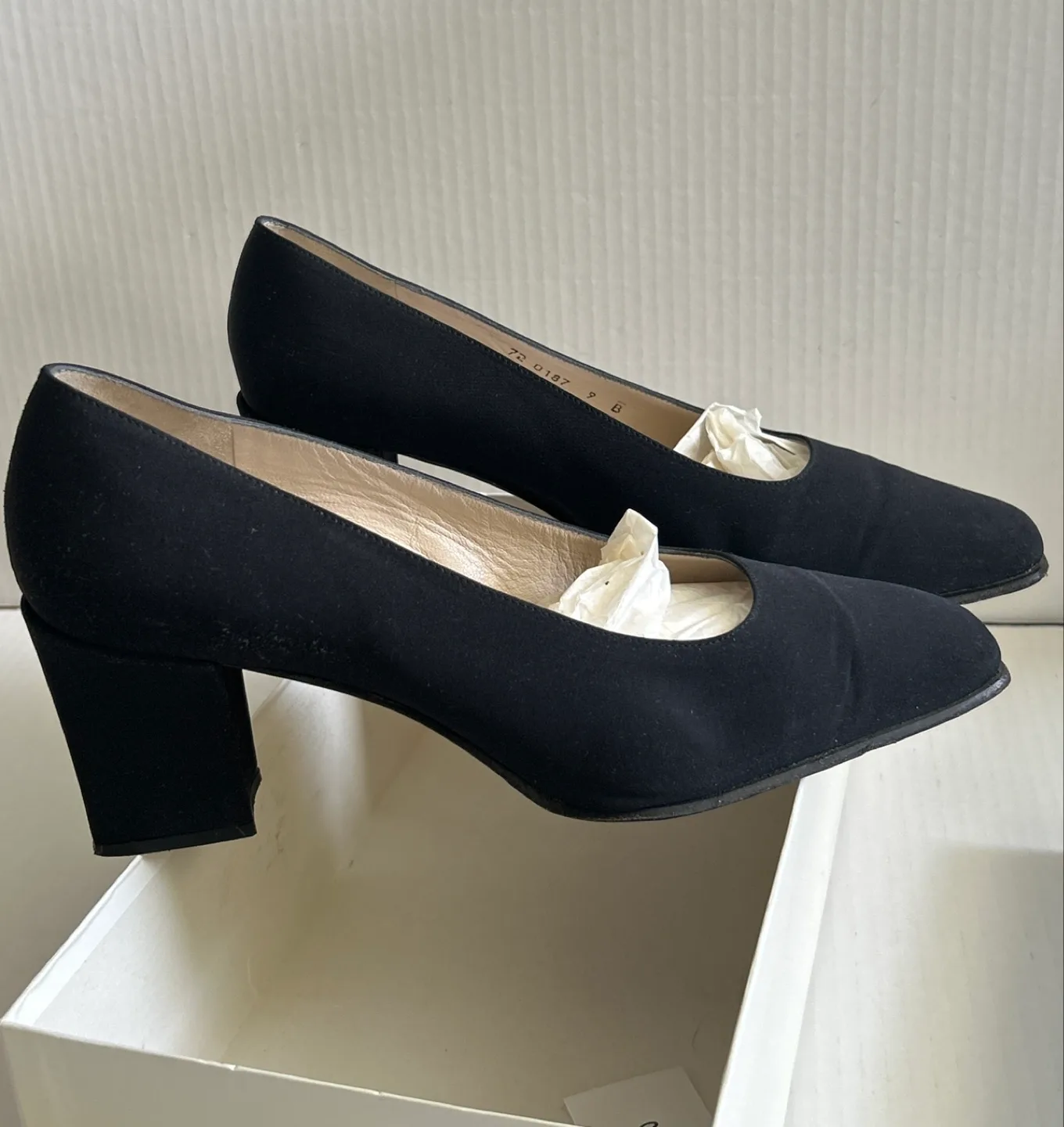 Calderon Classic Black Women Shoes thumbnail