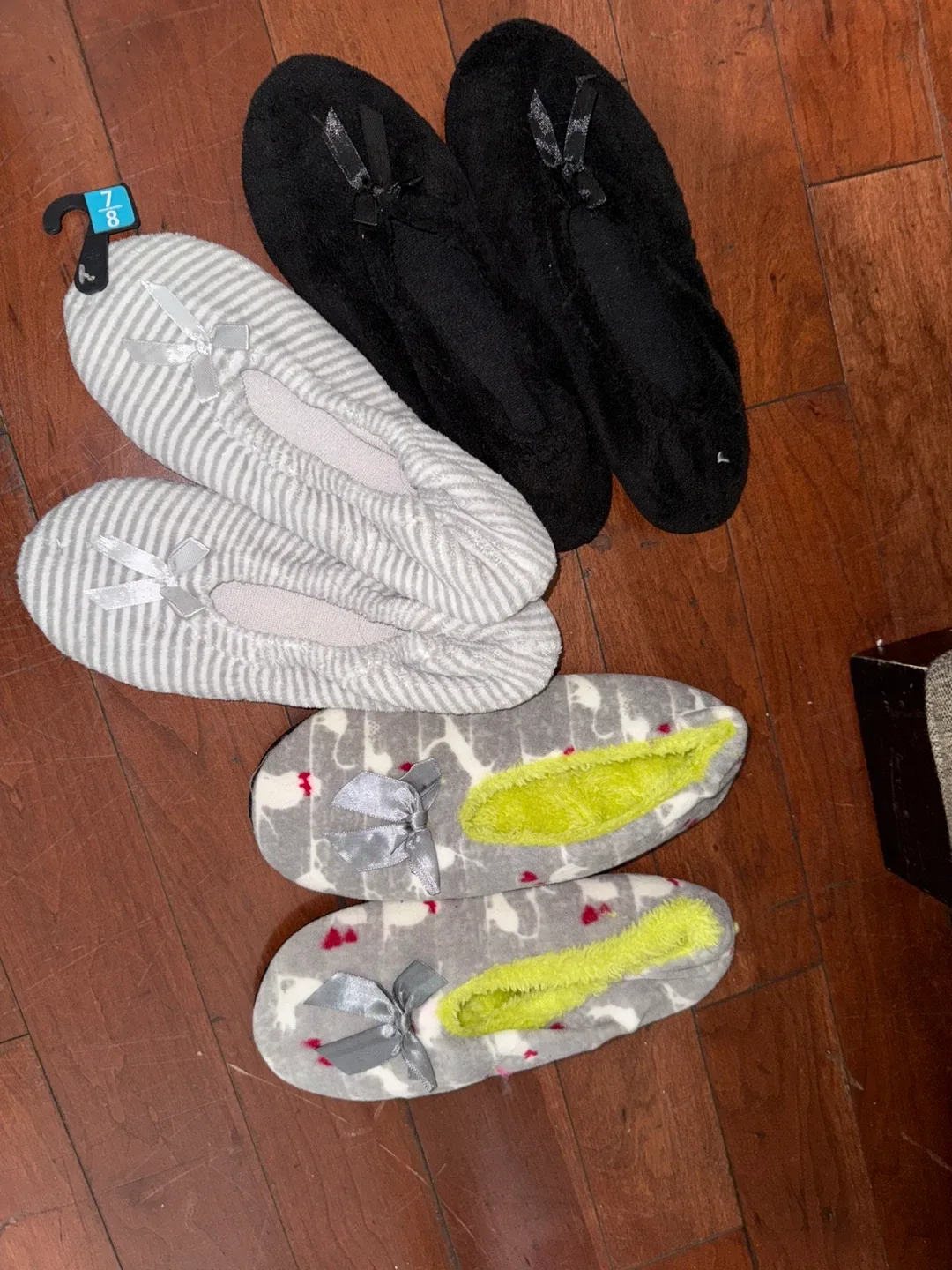 Slippers, Size 7/8 thumbnail