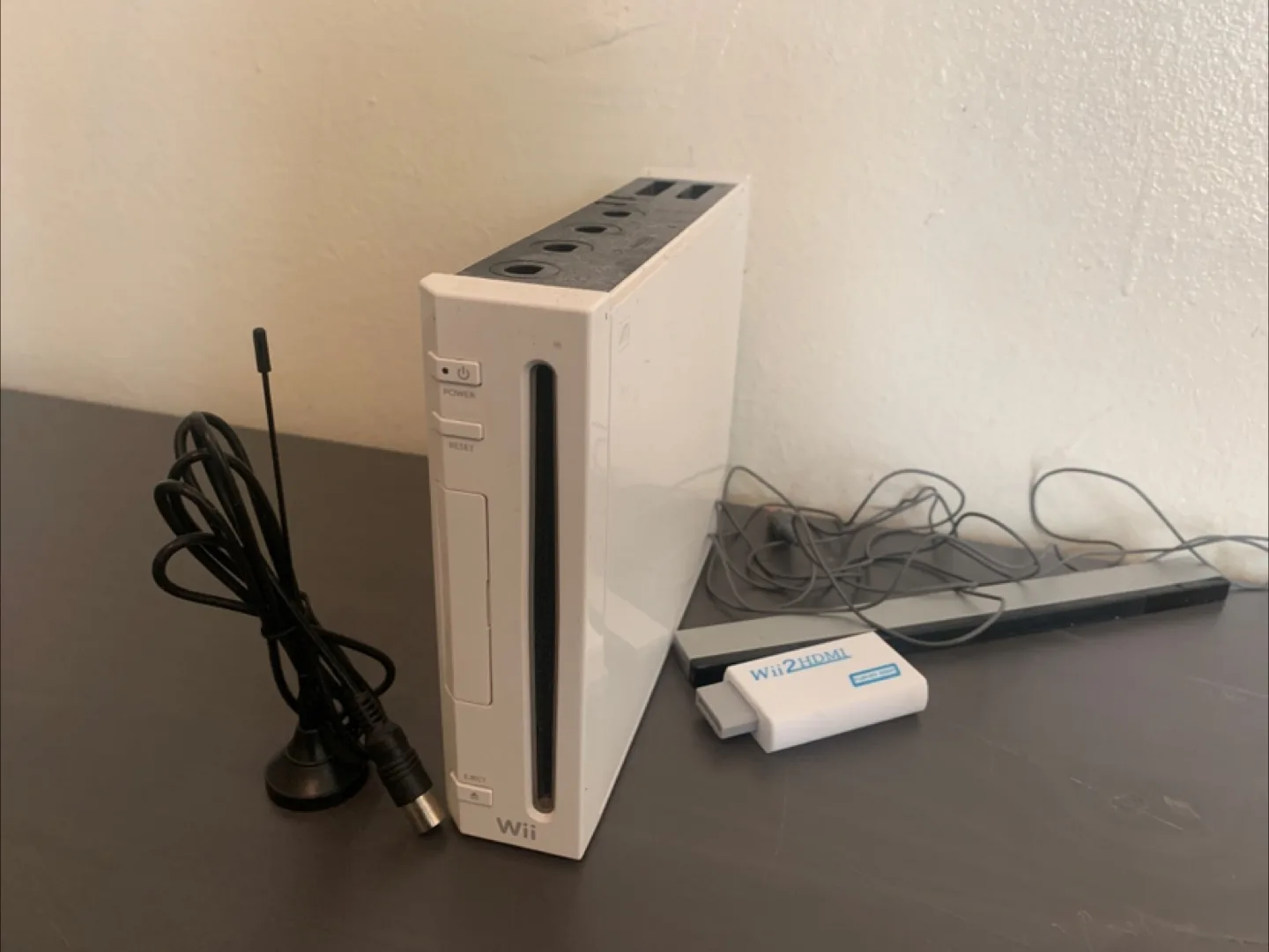 Wii System With controller accessories thumbnail