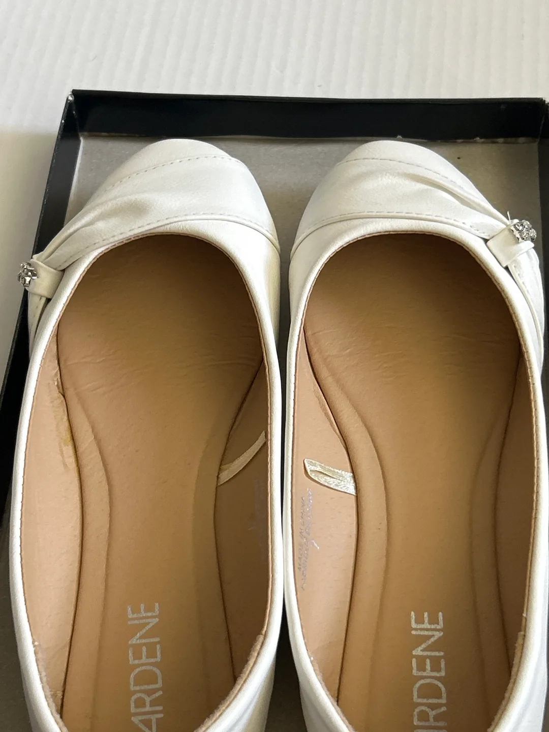 Ardene White Ballet Flats - Size 7 image indicator(2)