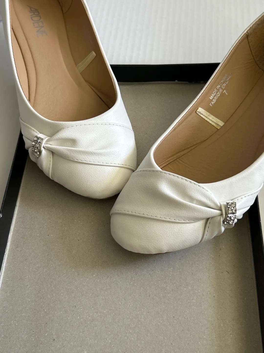 Ardene White Ballet Flats - Size 7 image indicator(3)