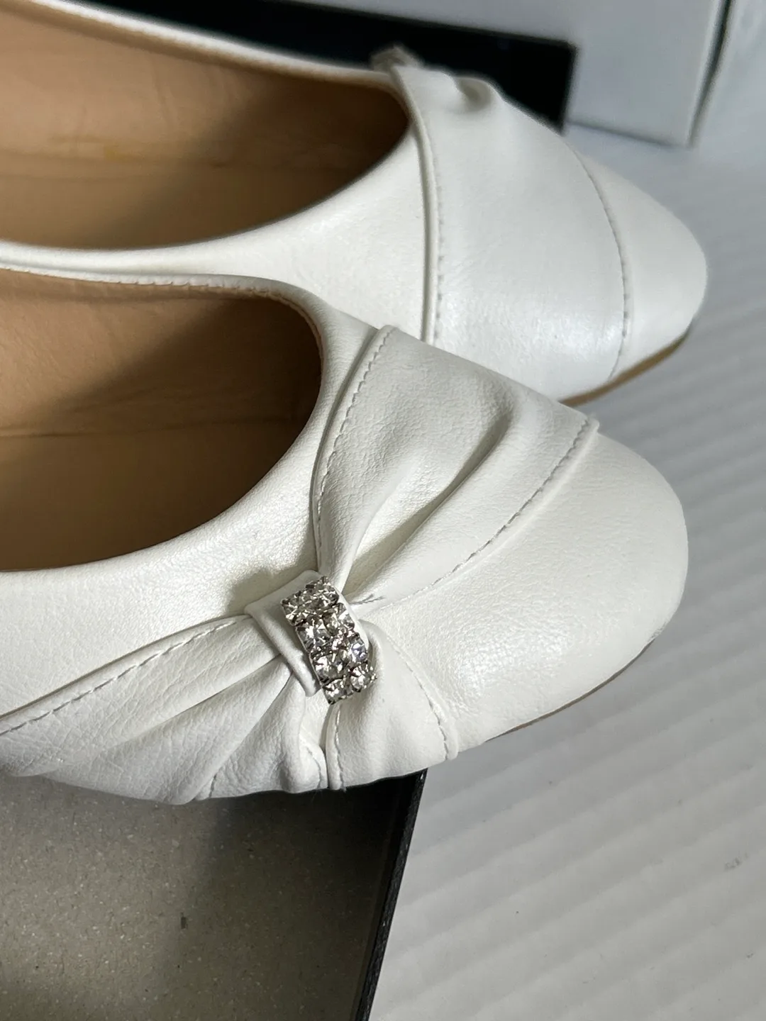 Ardene White Ballet Flats - Size 7 image indicator(4)