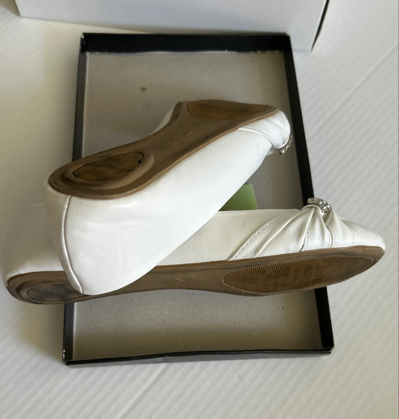 Ardene White Ballet Flats - Size 7 image indicator(8)