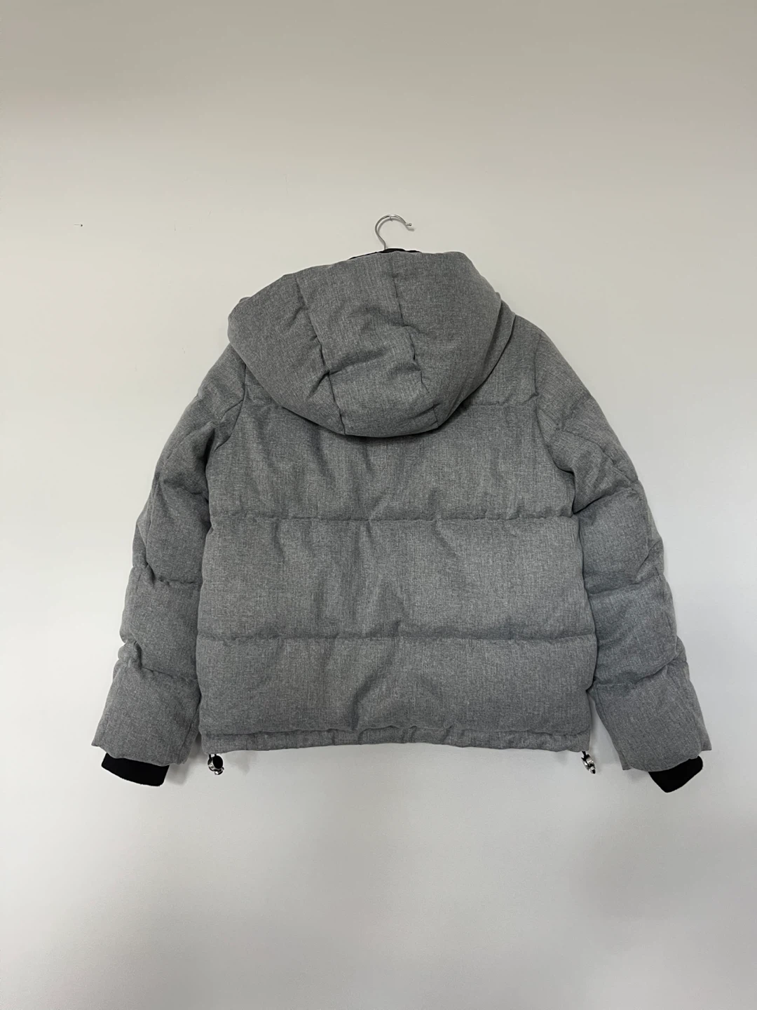 Women’s Grey Puffer Jacket Barely Worn - photo 3