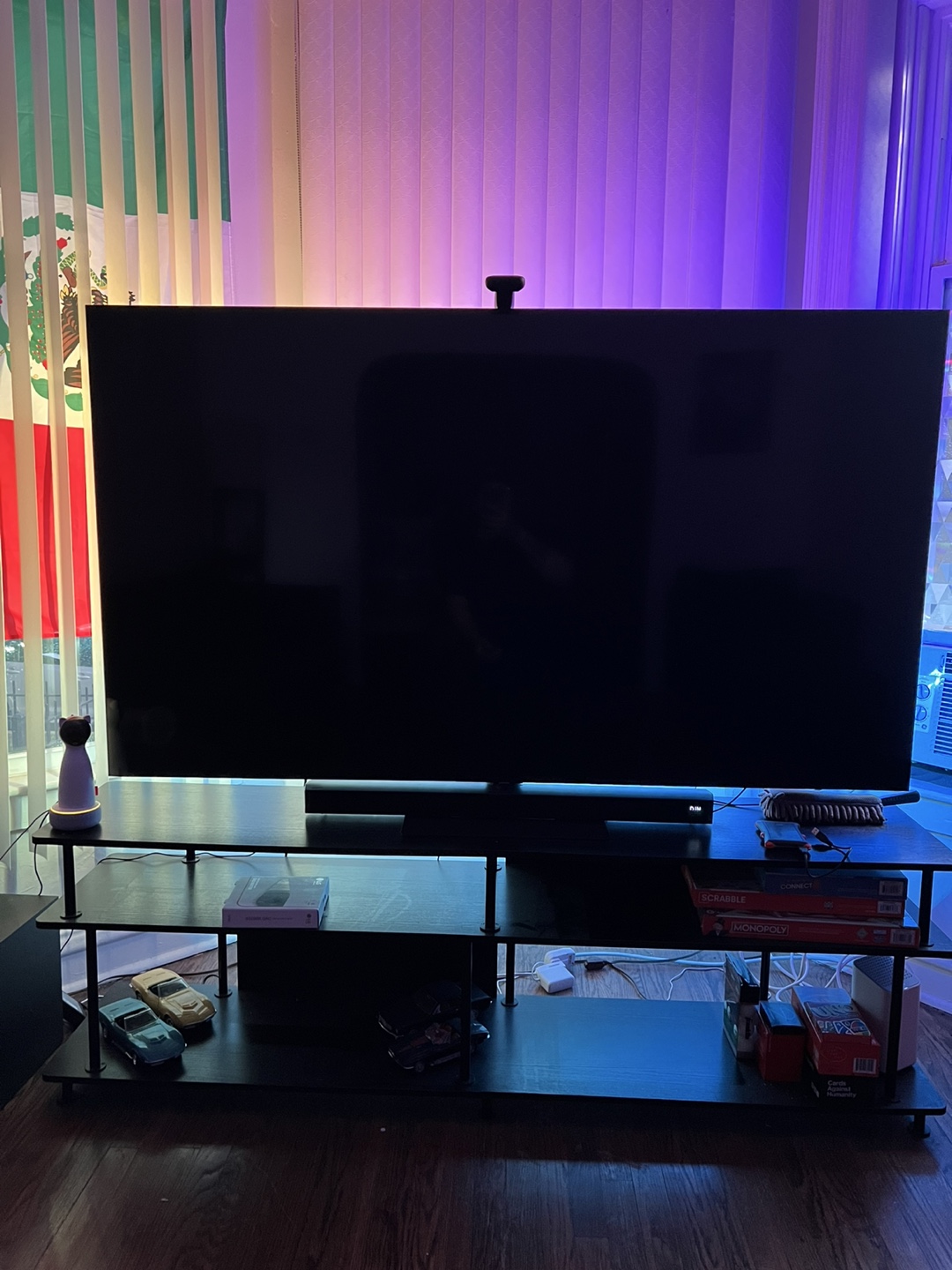 75” Samsung QLED 4K w/ tv stand & sound bar! - photo 5