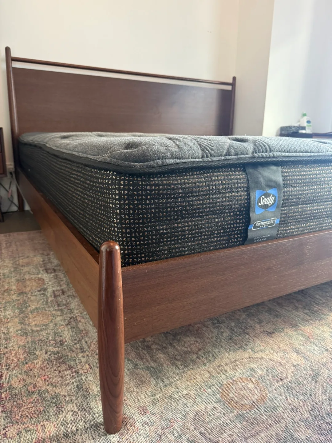 KING Size Mattress- Sealy Posturepedic Optimum Grand image indicator(3)