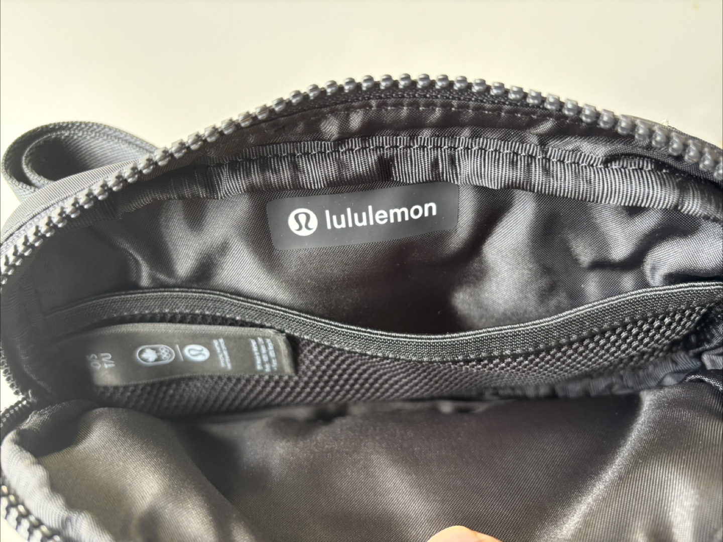 Lululemon Mini Bag Belt Bag new with tags - photo 5