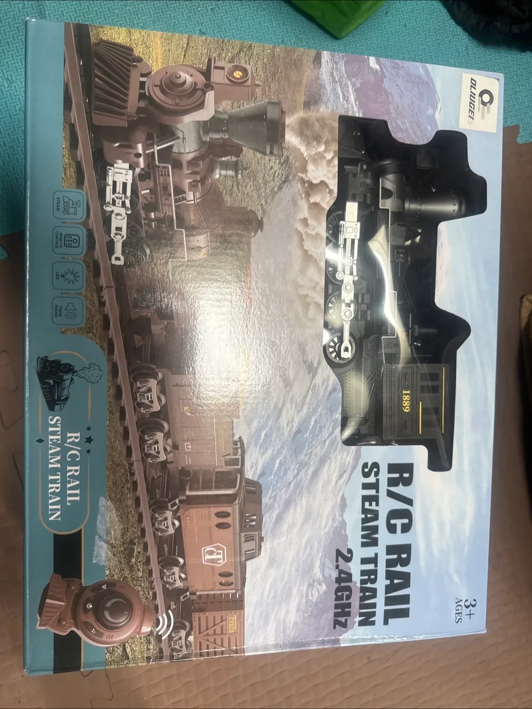 OLIUGEI Classic Model Train Set - Steam & Sound thumbnail