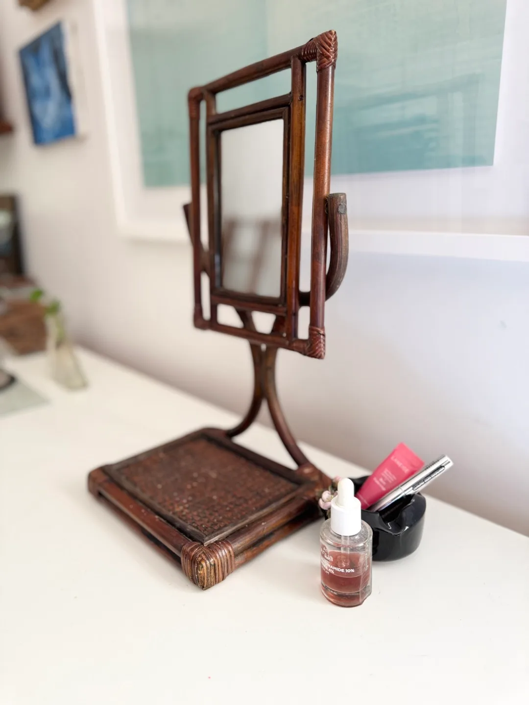 Vintage Rattan Vanity Mirror image indicator(3)