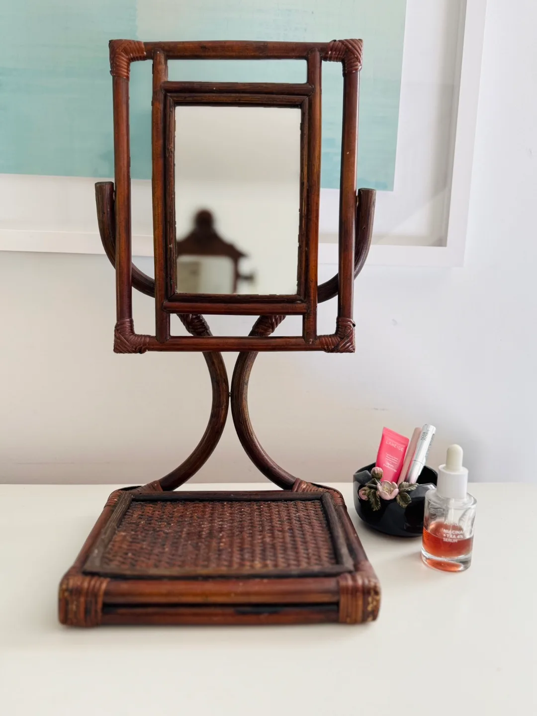 Vintage Rattan Vanity Mirror image indicator(2)