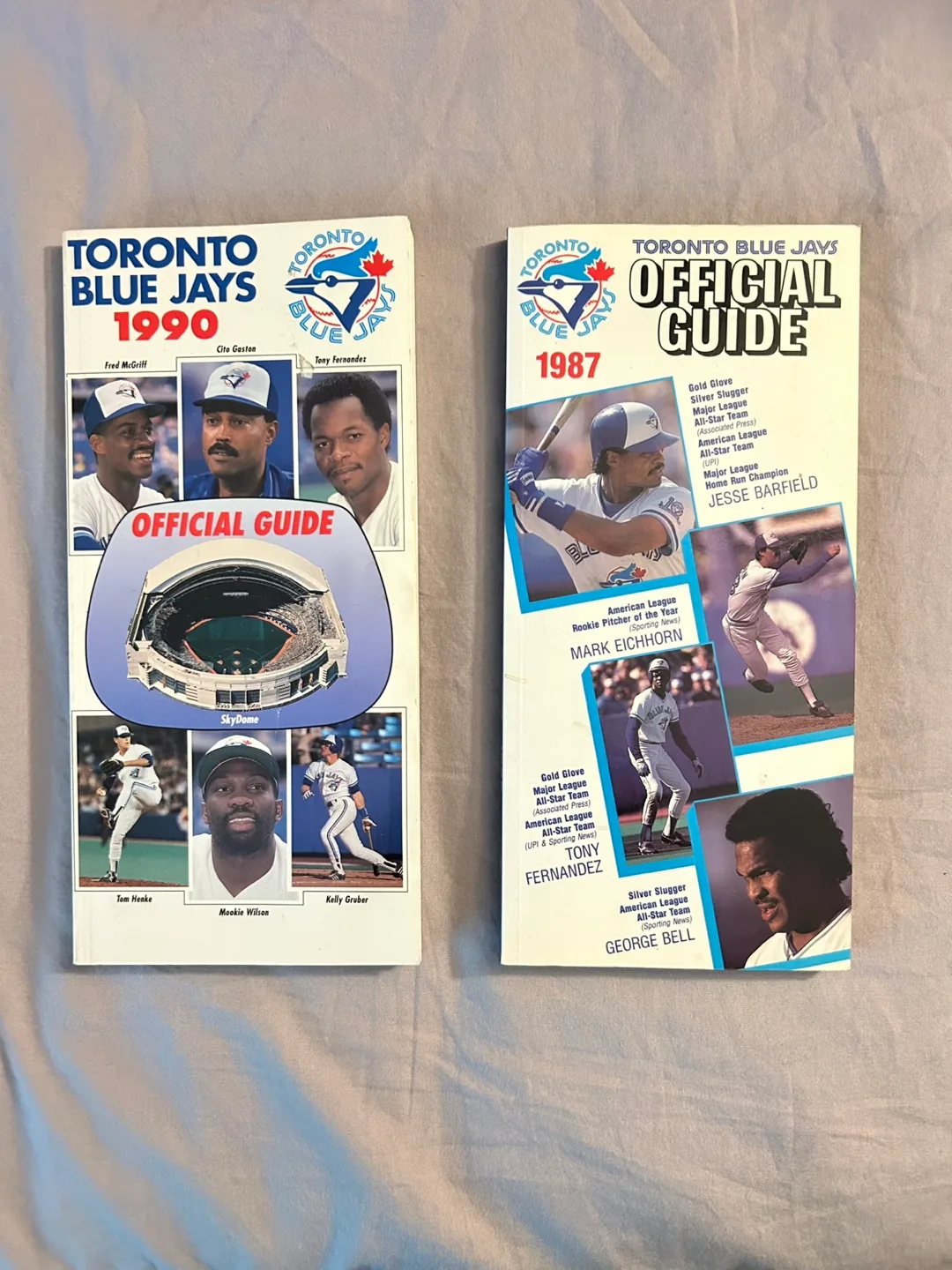 Toronto Blue Jays Yearbooks & Magazines image indicator(5)