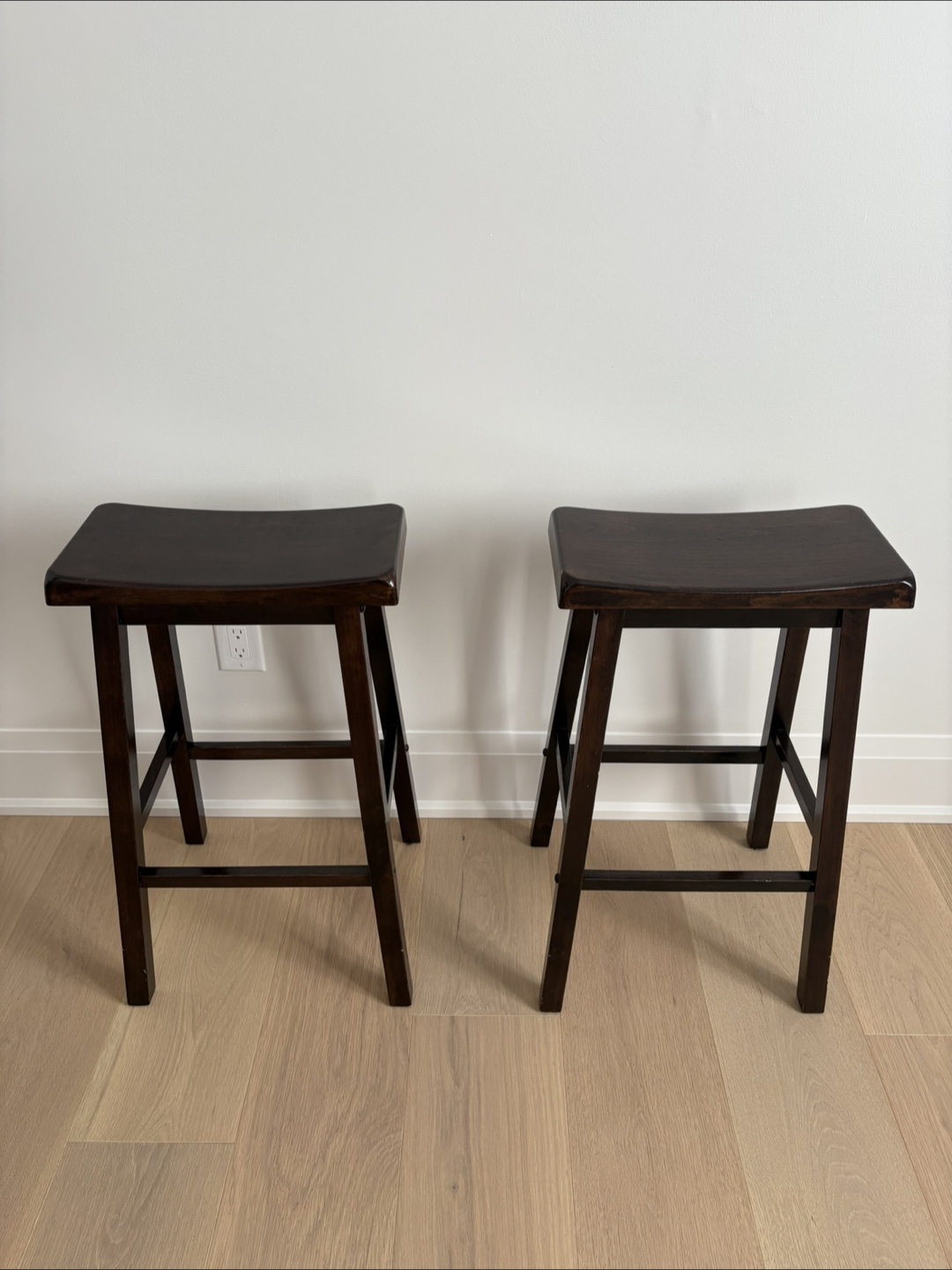 Set of 4 Dark Brown Wooden Bar Stools - photo 4