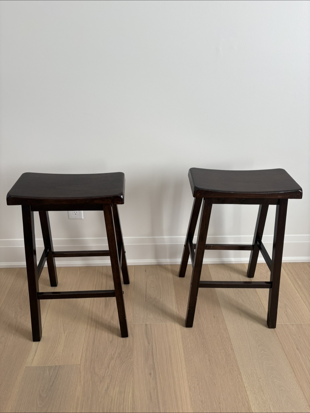 Set of 4 Dark Brown Wooden Bar Stools - photo 3