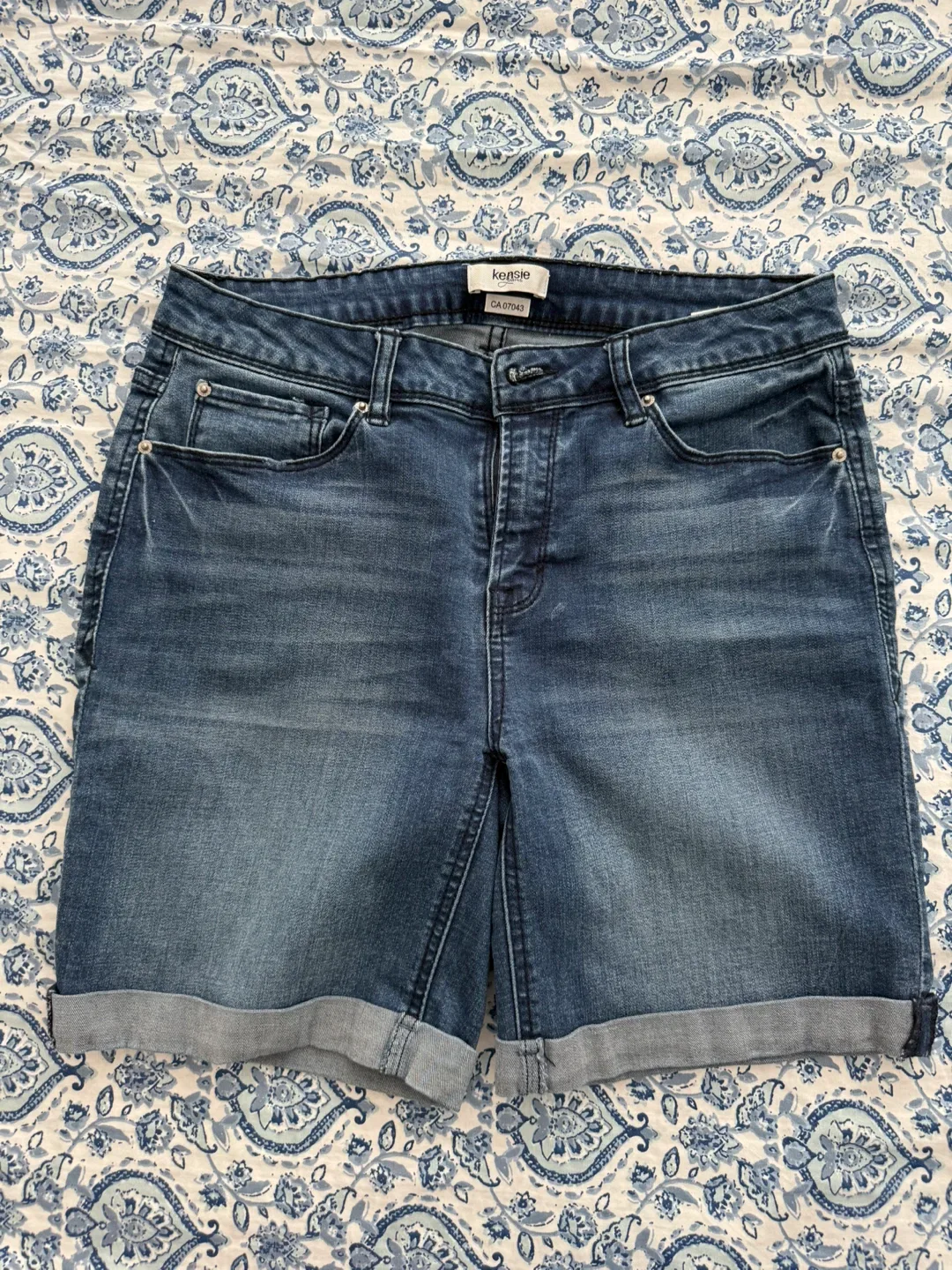 Kensie Jeans Denim Shorts - Size 6 thumbnail