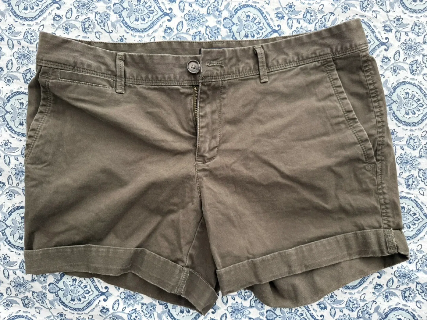 Banana Republic Olive Shorts - Size 6 thumbnail