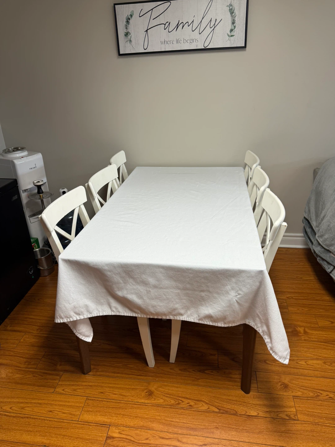 Dining Table with 6 White Chairs 59 1/2 x35 1/2 - photo 2