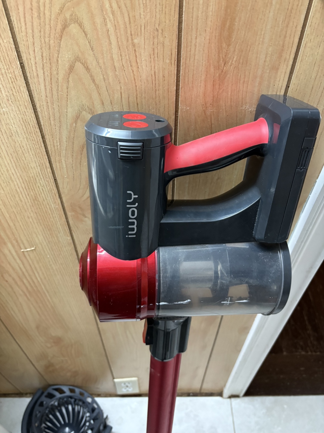 iwoly Cordless Stick Vacuum Cleaner - photo 3