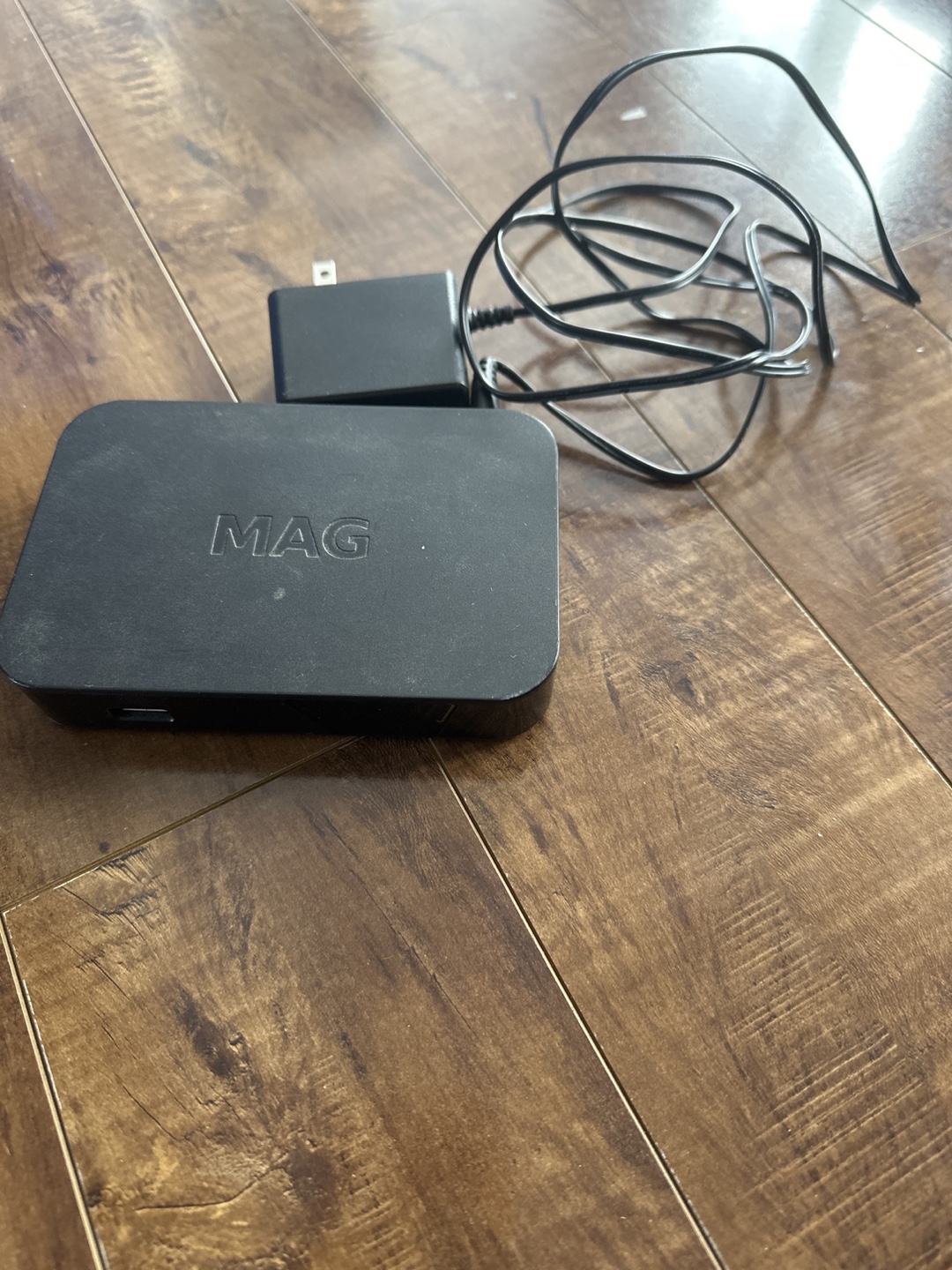 MAG Set-Top Box with Charger