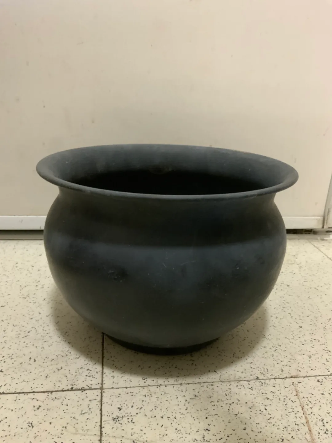 Black Metal Bowl or Cauldron 🥕 thumbnail