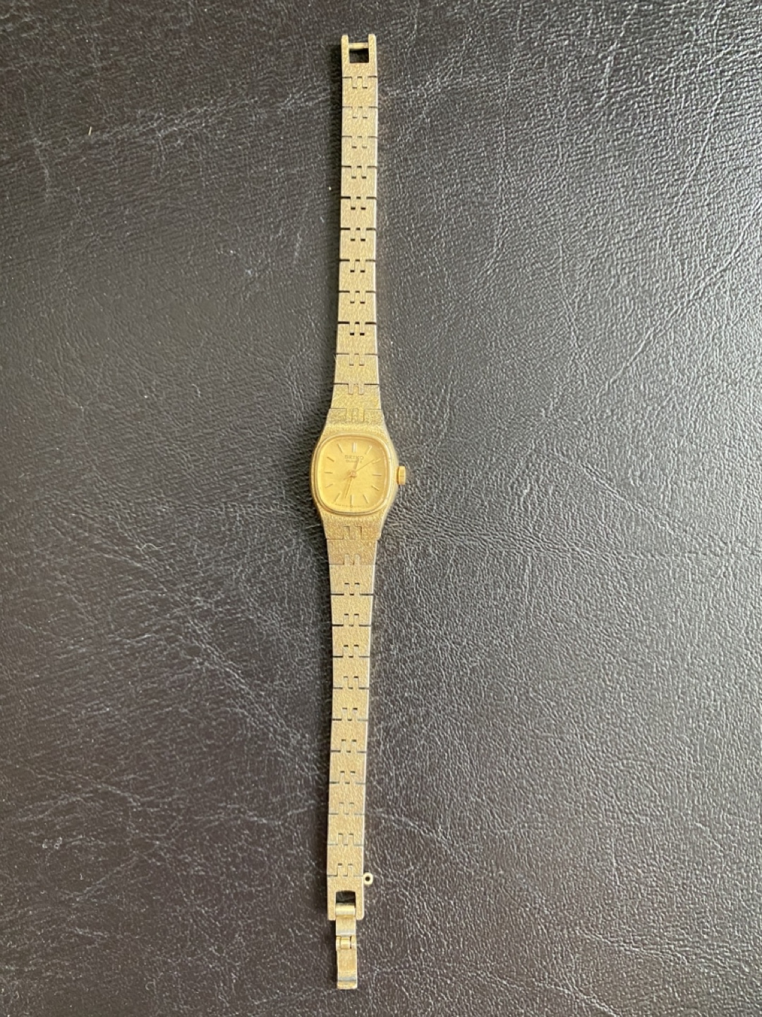 Seiko Ladies Gold Tone Watch - photo 3