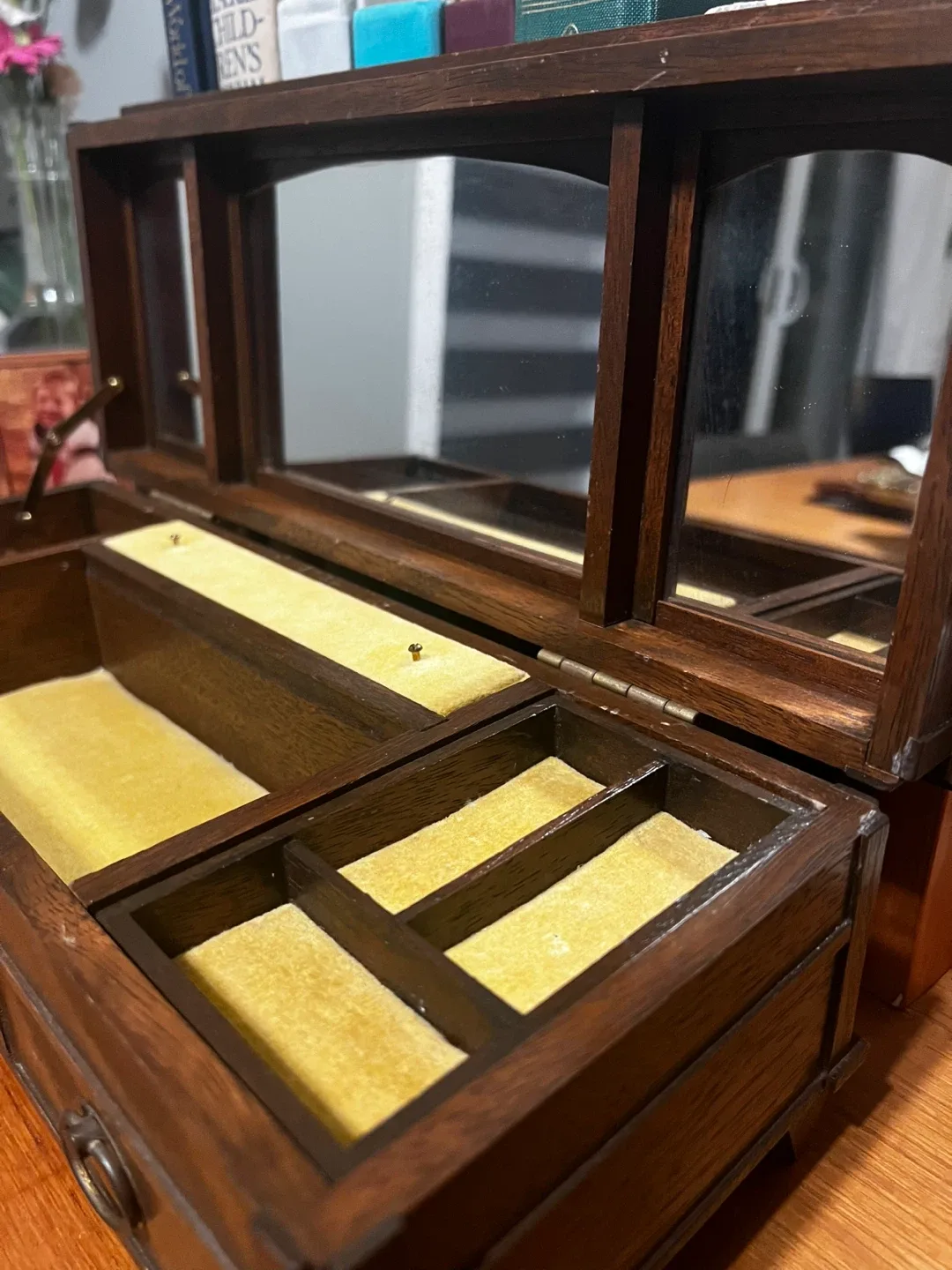 Vintage Wooden Jewelry Box with Mirror image indicator(2)