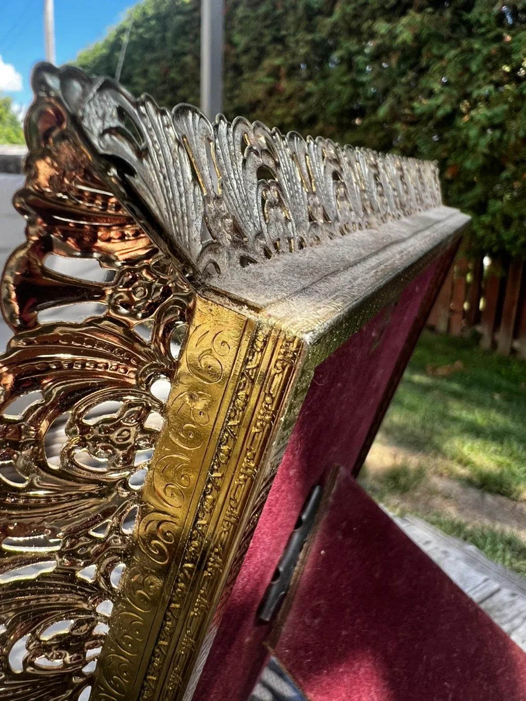 Ornate Gold Picture Frame image indicator(2)