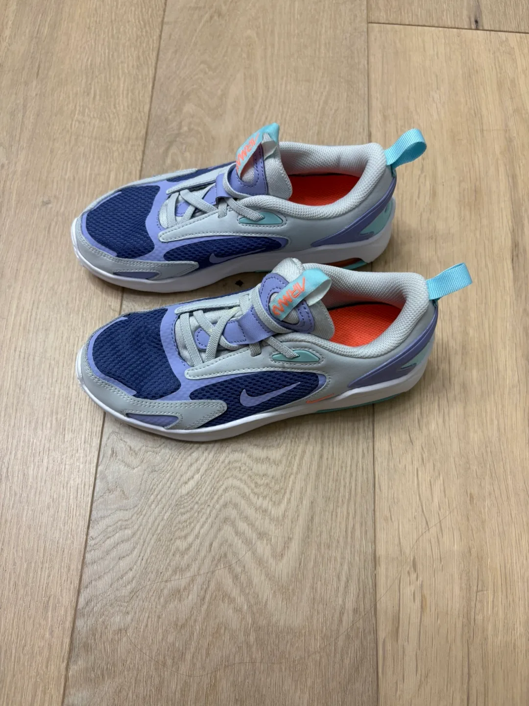 Kids shoes image indicator(7)