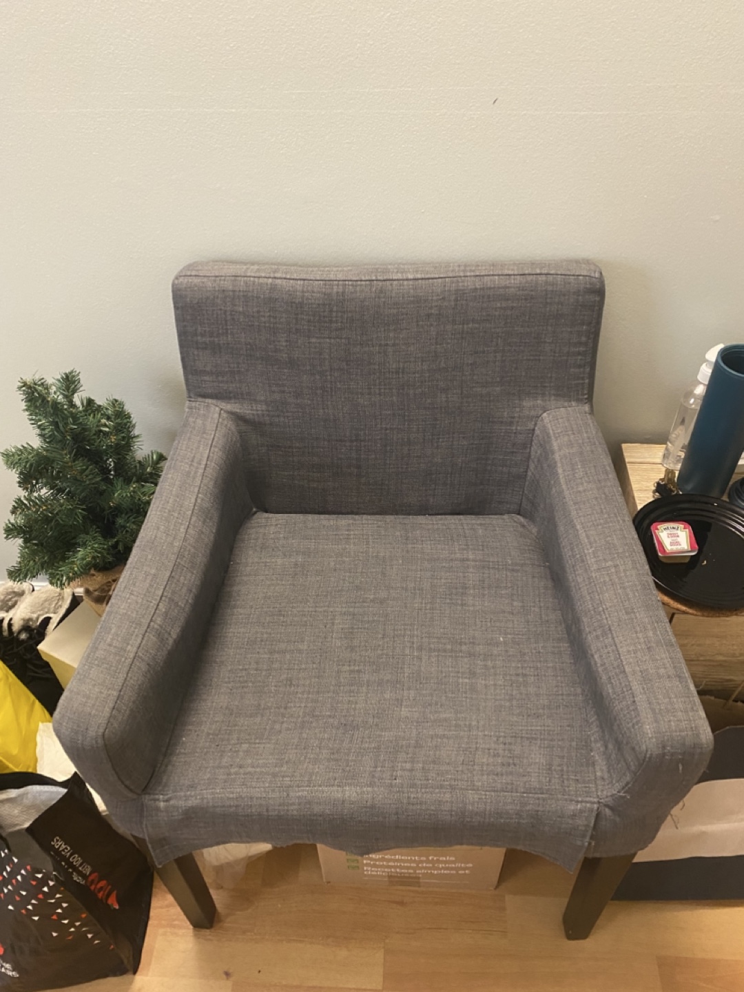 Grey Armchair 🥕