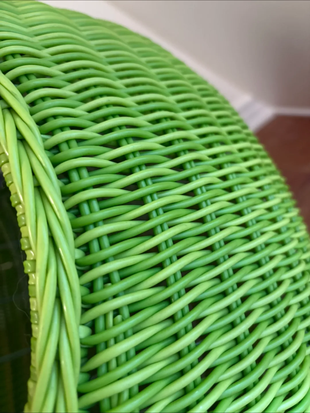 Green Wicker Apple Pet Bed image indicator(6)