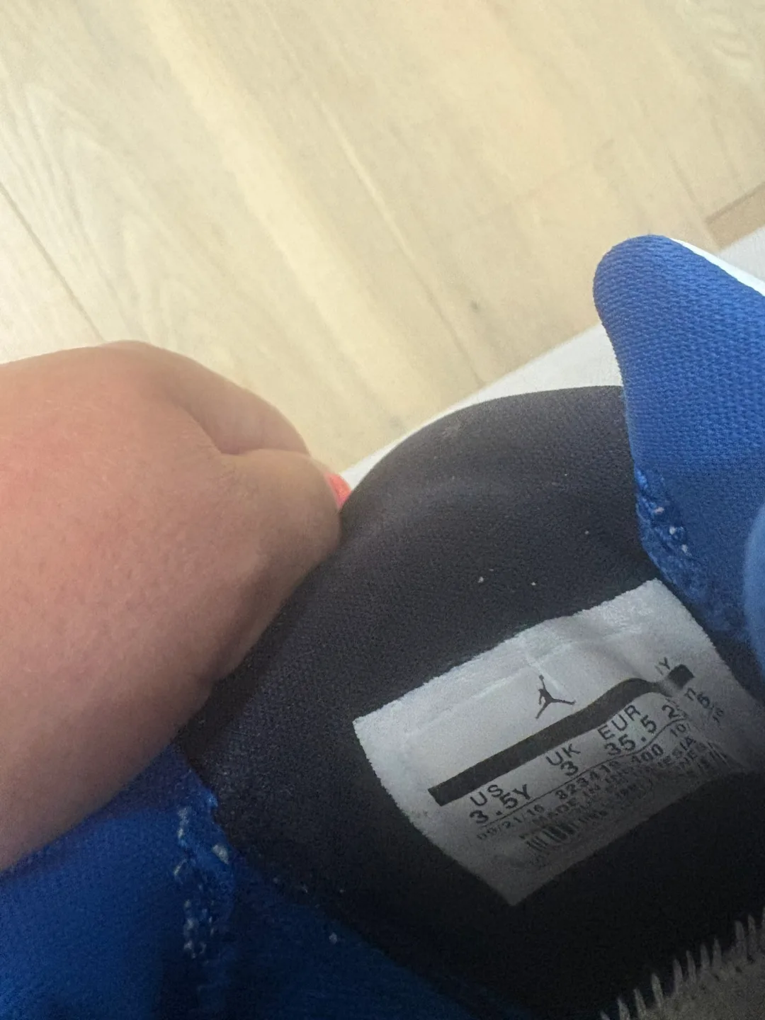 Kids shoes youth image indicator(9)