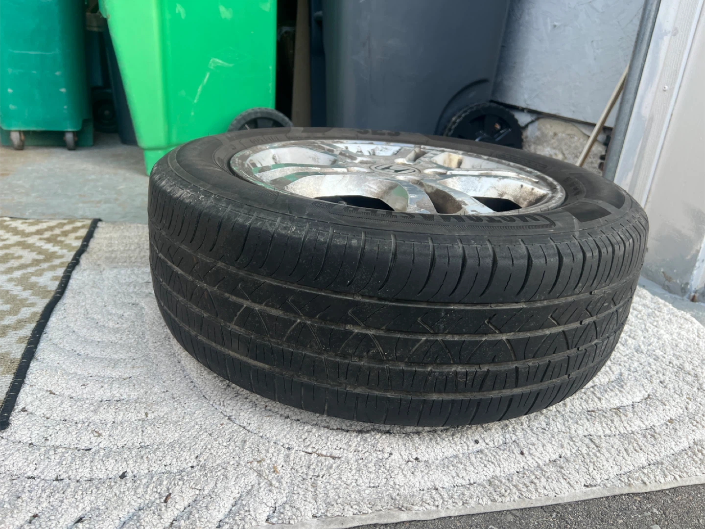 Selling 16” alloy wheel summer tires 215/60/r16 or 205/60/r16 - photo 3