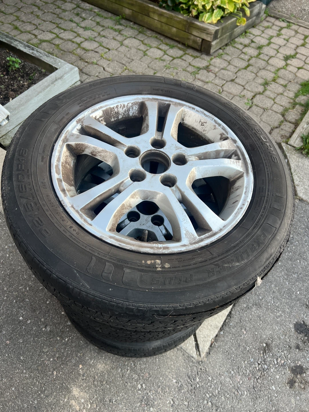 Selling 16” alloy wheel summer tires 215/60/r16 or 205/60/r16