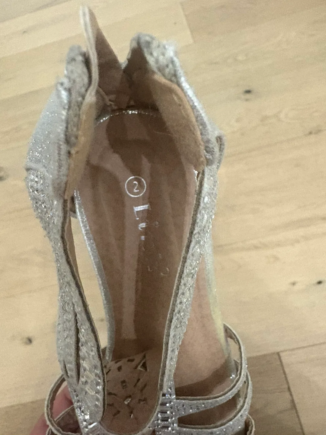 Kids shoes youth image indicator(3)