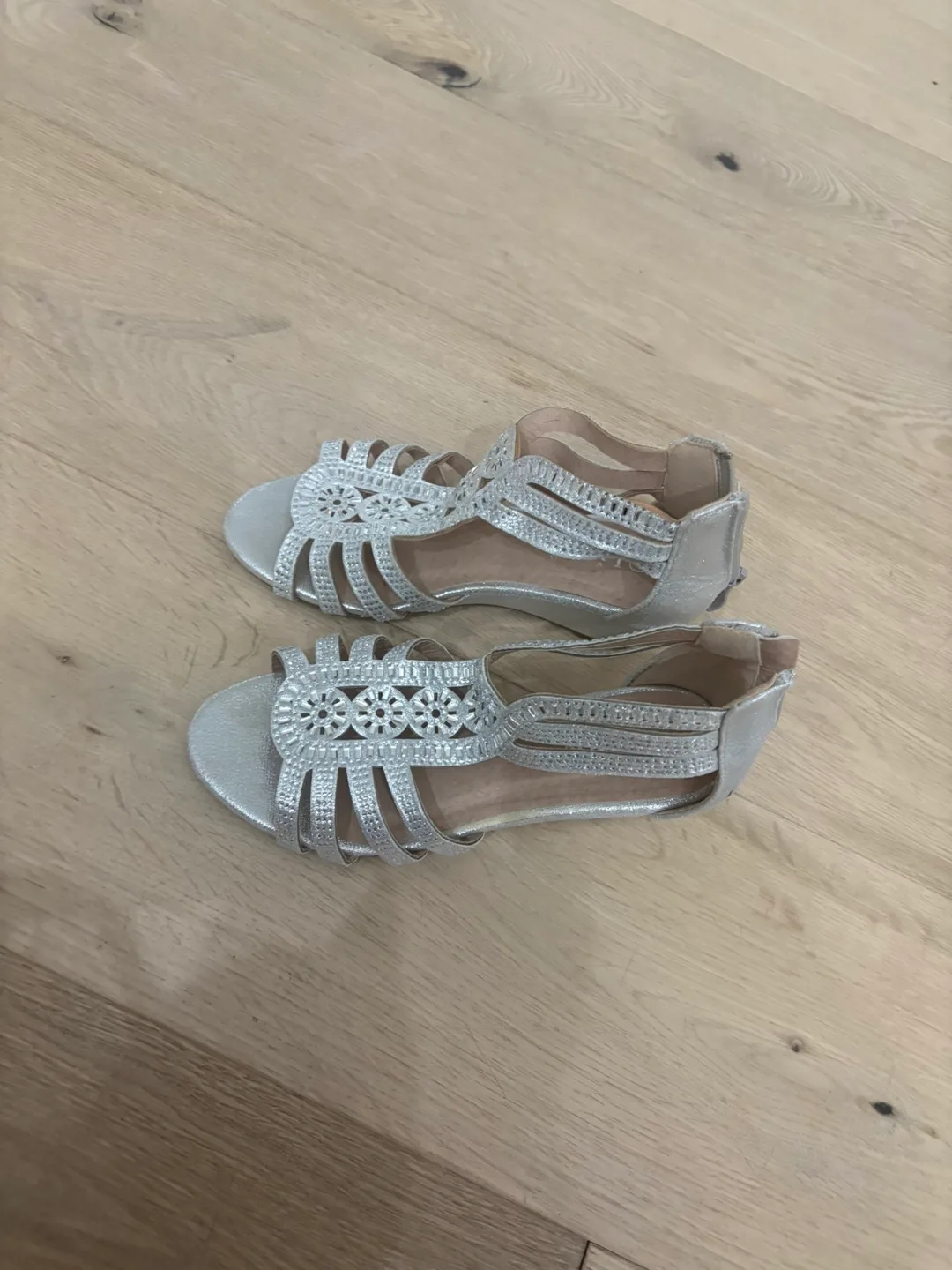 Kids shoes youth image indicator(2)