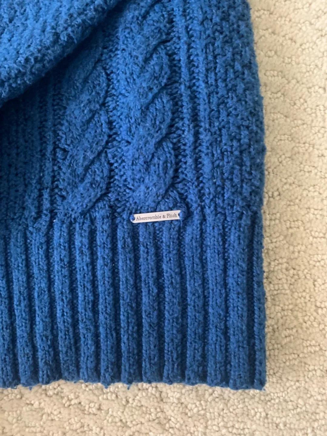 Abercrombie & Fitch Blue V-Neck Sweater - Size S image indicator(3)