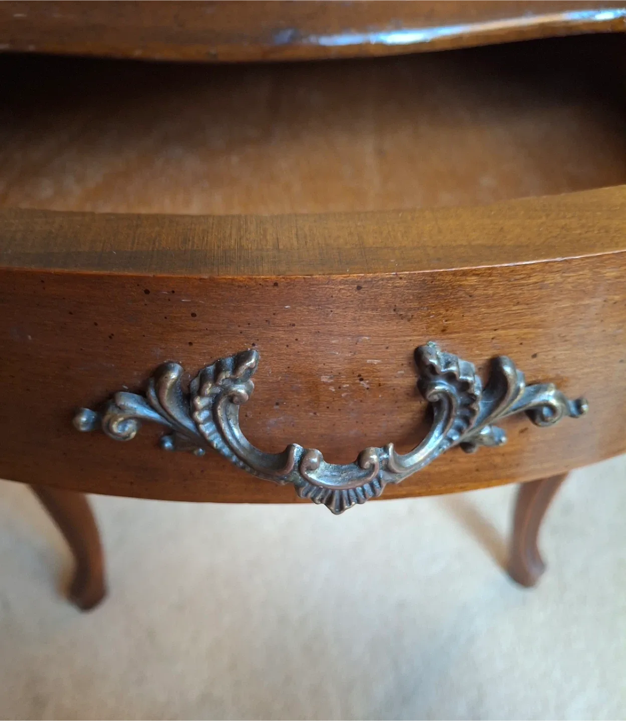 Antique round wood table image indicator(3)