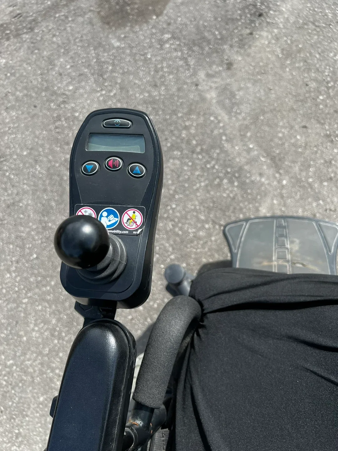 Quantum Rehab Edge 3 Power Wheelchair image indicator(2)