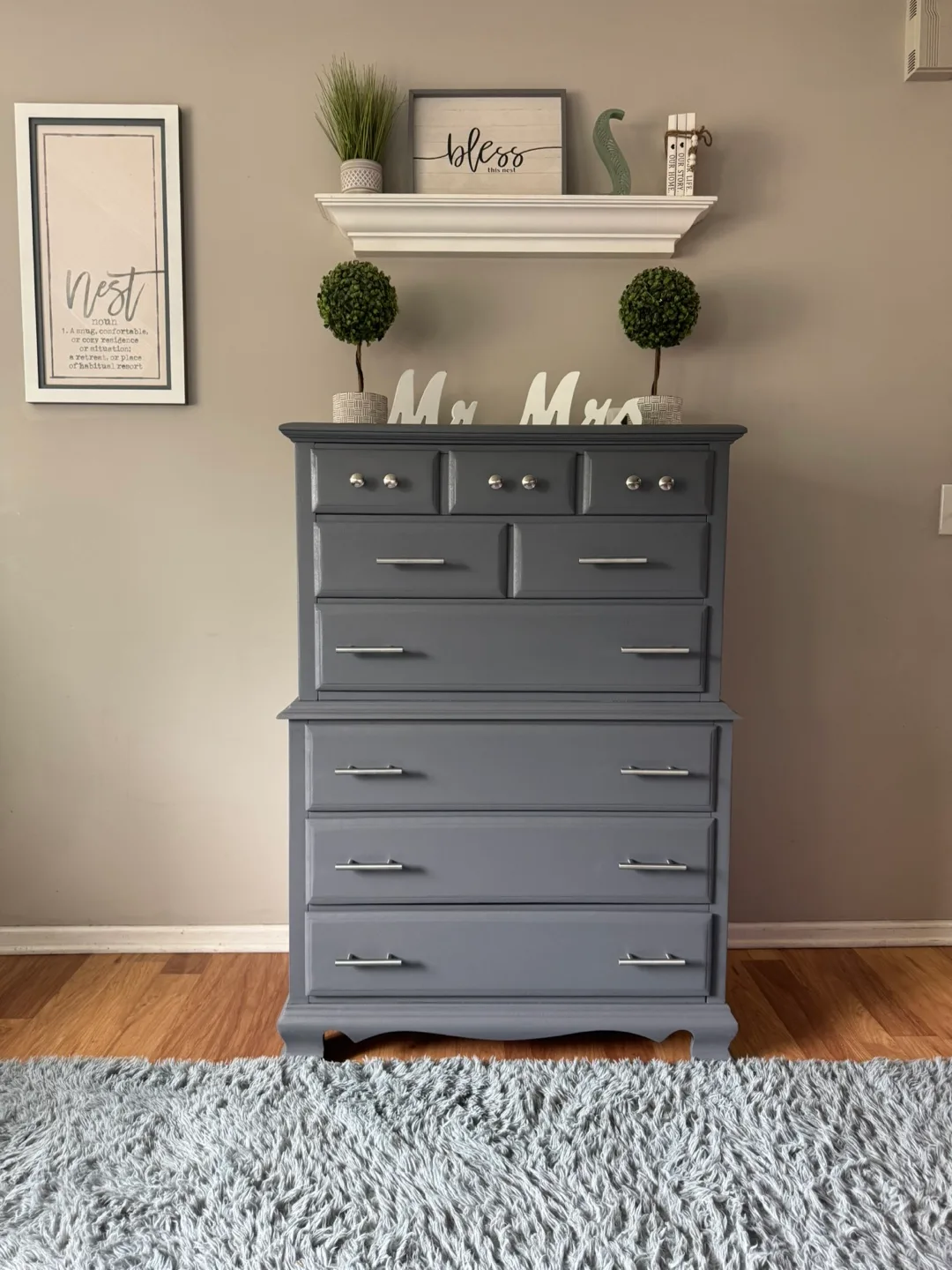 ✨🩶Gorgeous solid wood dresser🩶✨ thumbnail