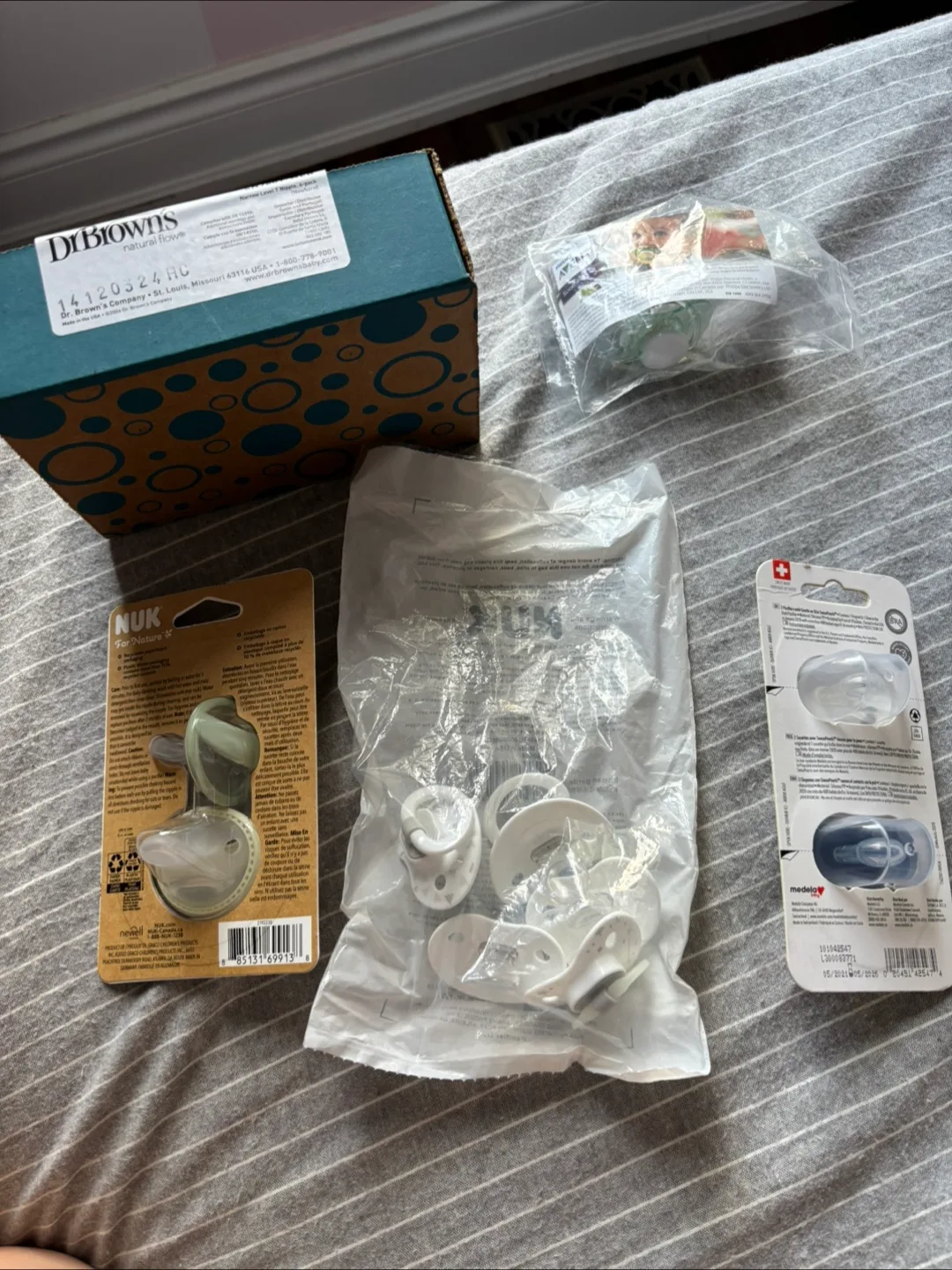 Pacifier and Bottle Nipple bundle New image indicator(2)