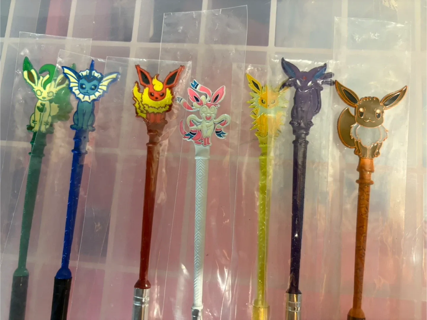 Pokémon Eevee Evolution Makeup Brush Set - New image indicator(2)