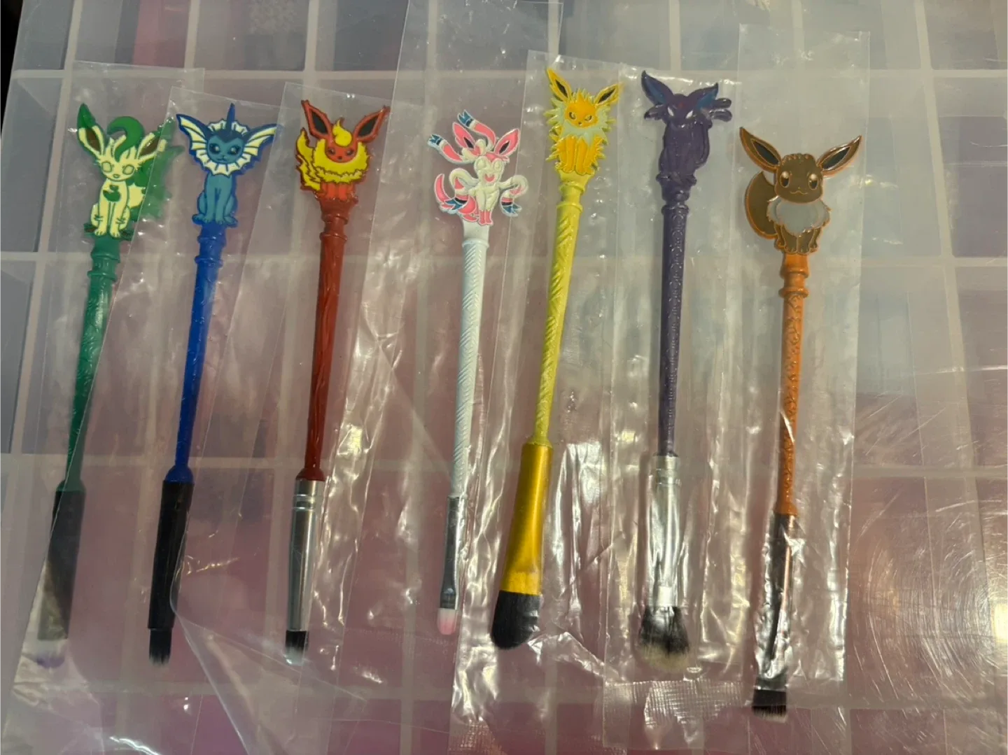 Pokémon Eevee Evolution Makeup Brush Set - New thumbnail