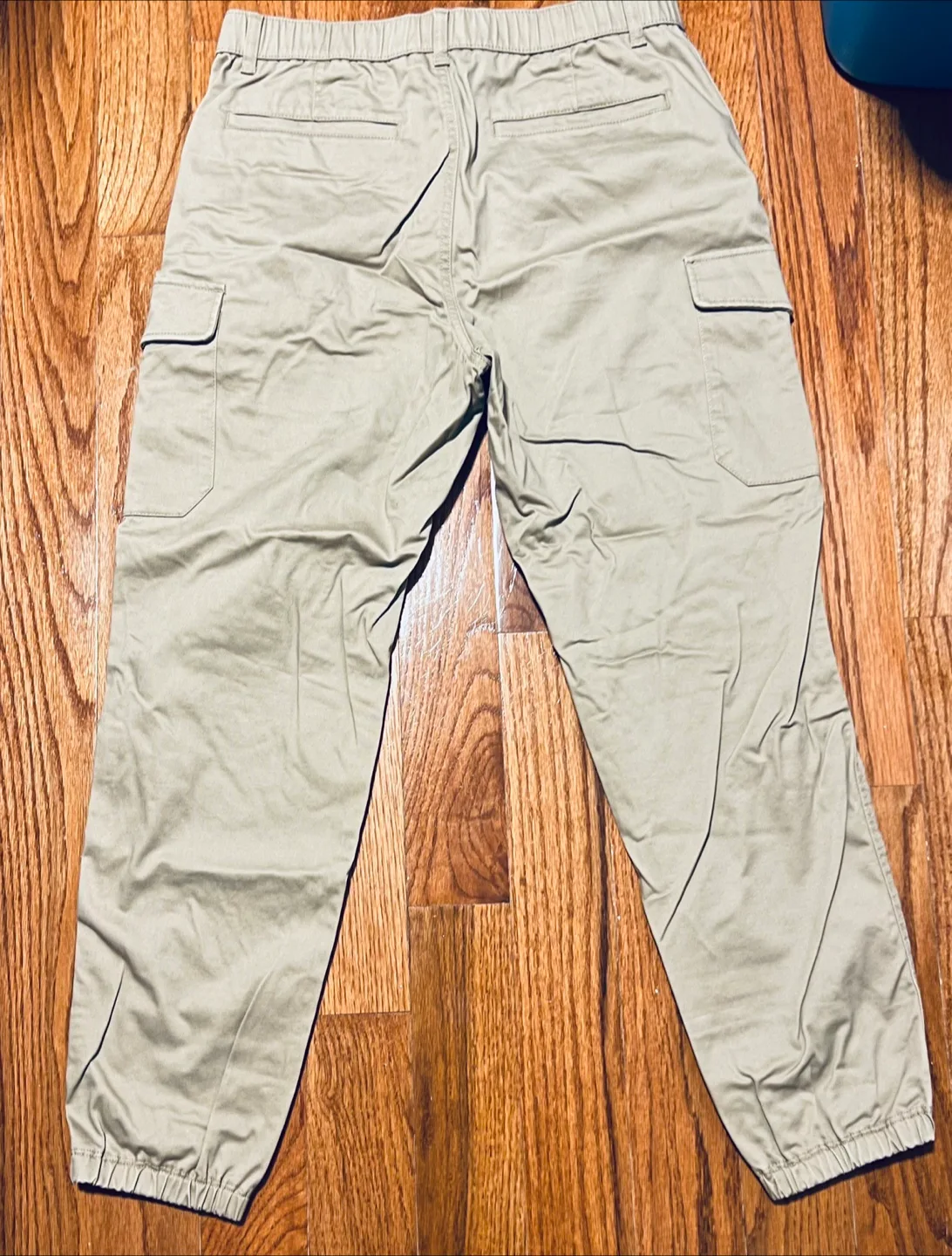 Uniqlo Cargo pants size medium thumbnail