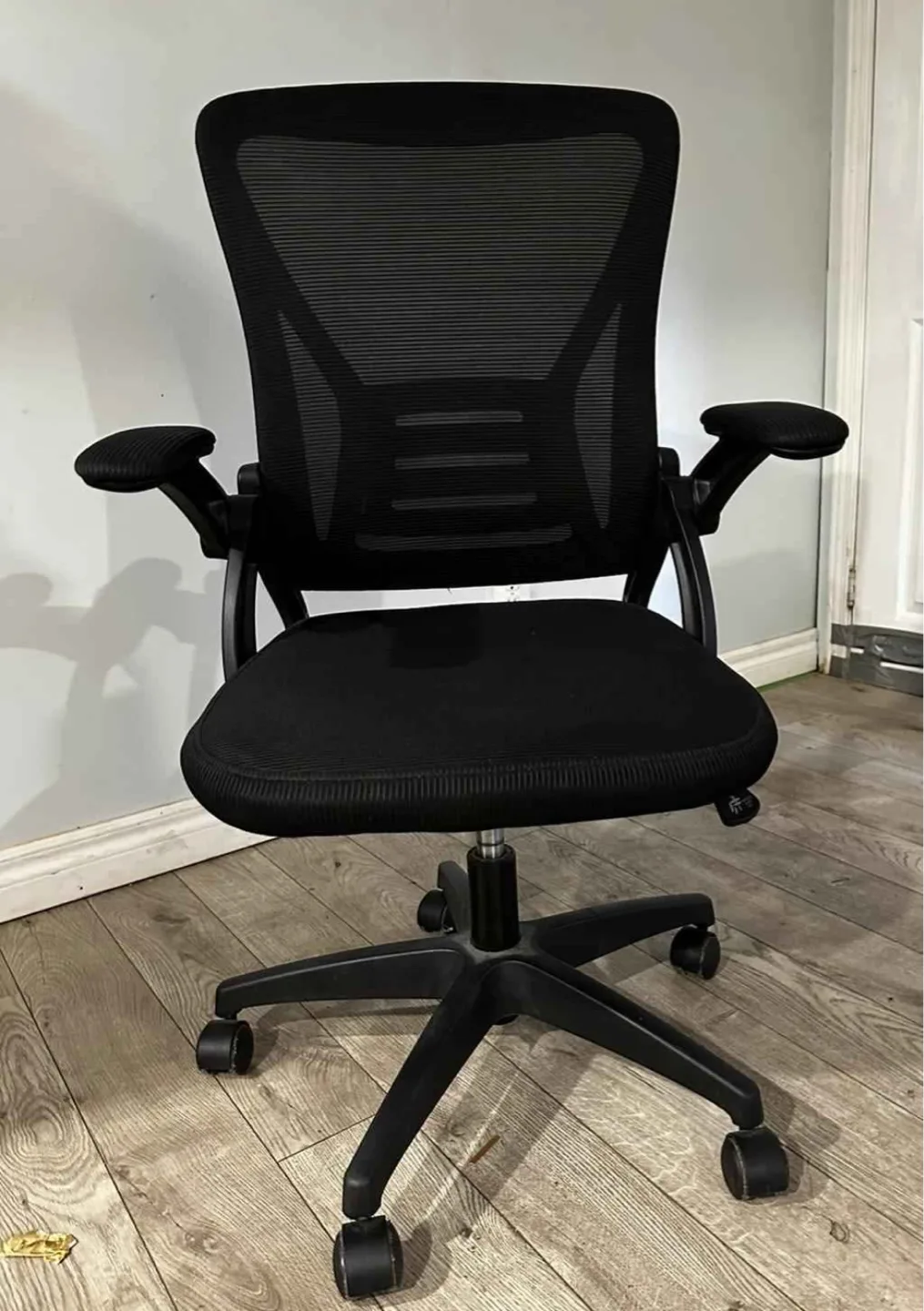 Black Mesh Office Chair thumbnail