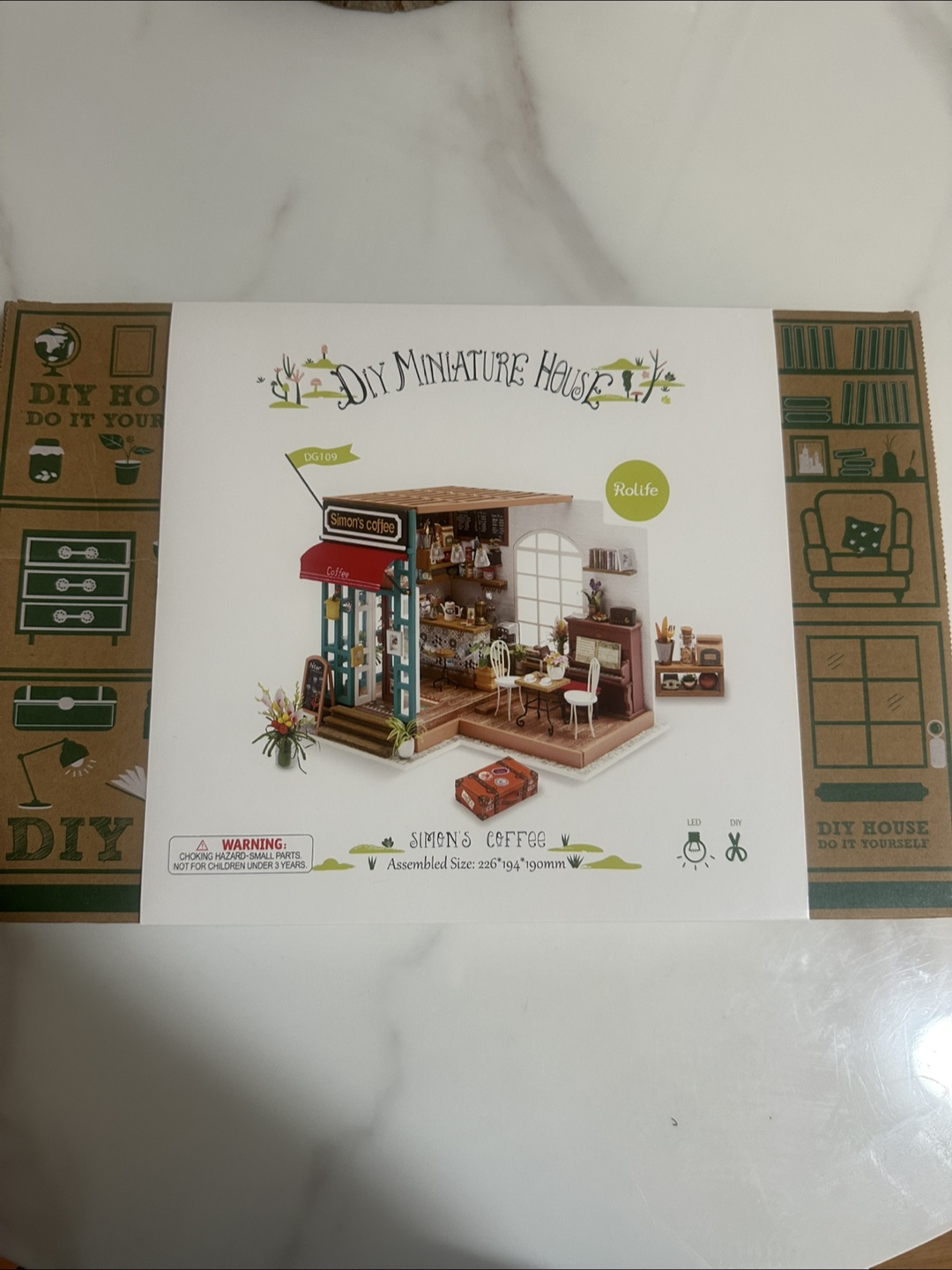 Rolife DIY Miniature House Simon's Coffee DG109