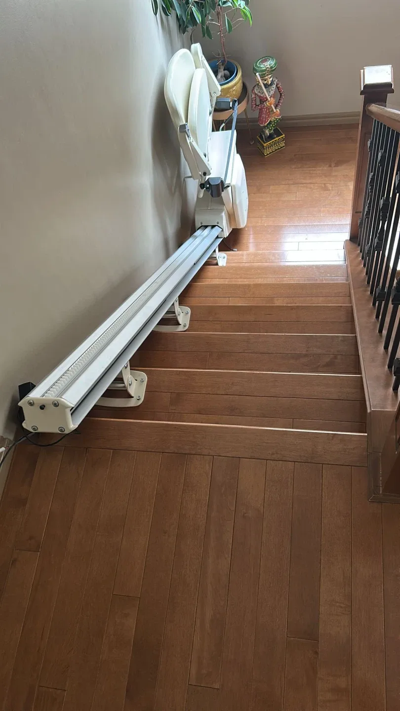 Ameriglide stairlift thumbnail