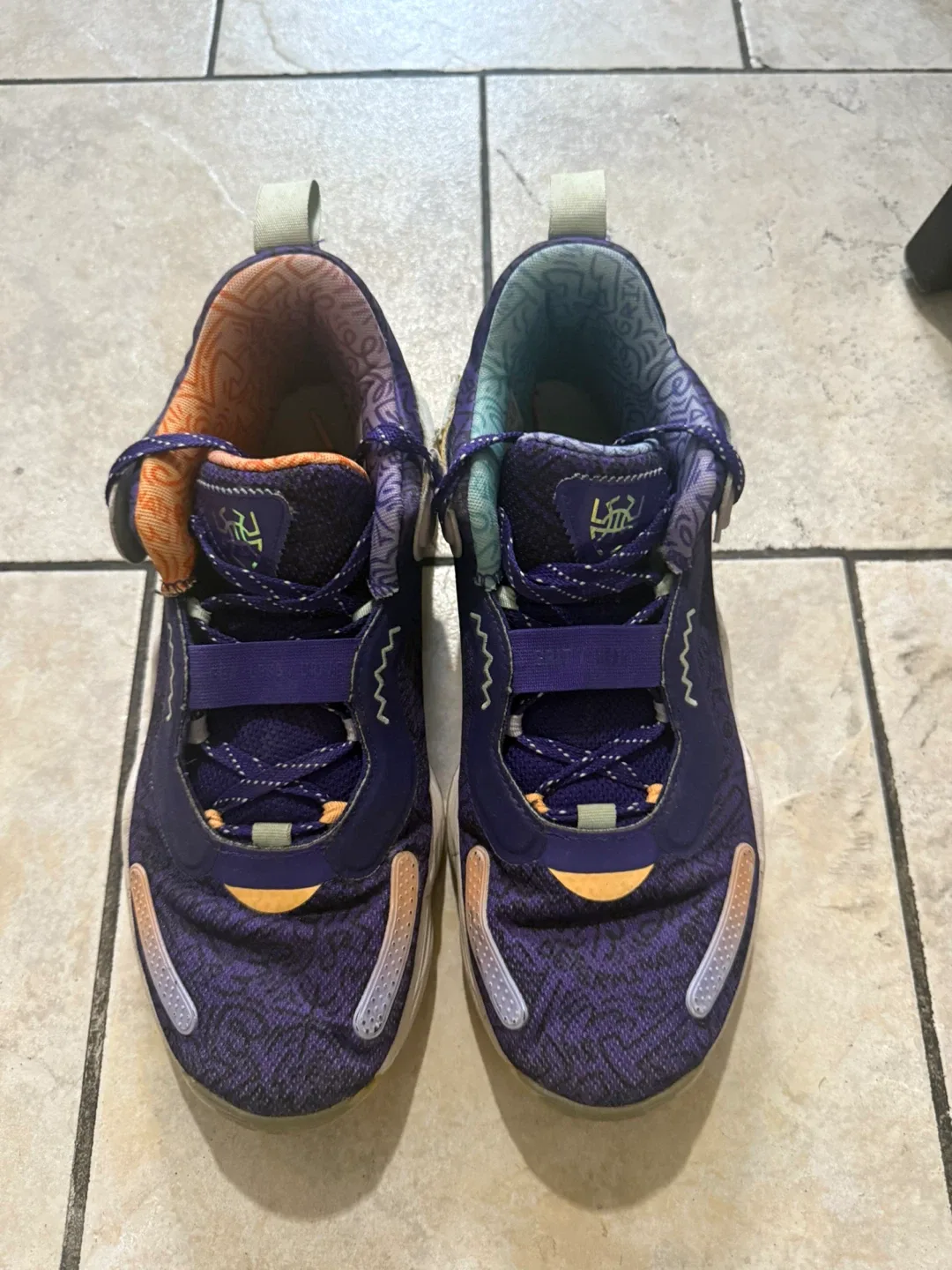 Adidas DON Issue 3 image indicator(2)