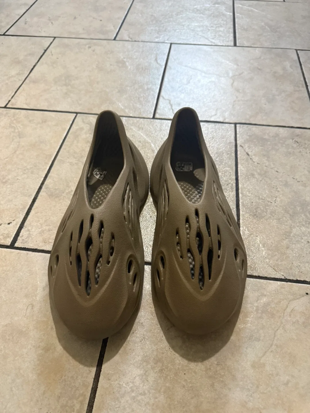 Adidas Yeezy Foam Runner image indicator(2)