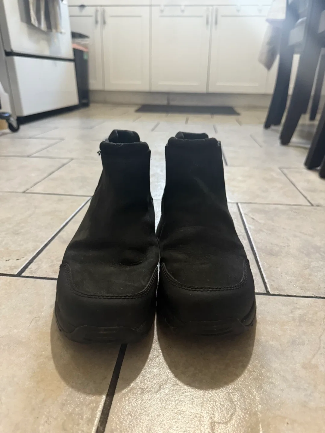Black Emmett Chelsea Leather Uggs
