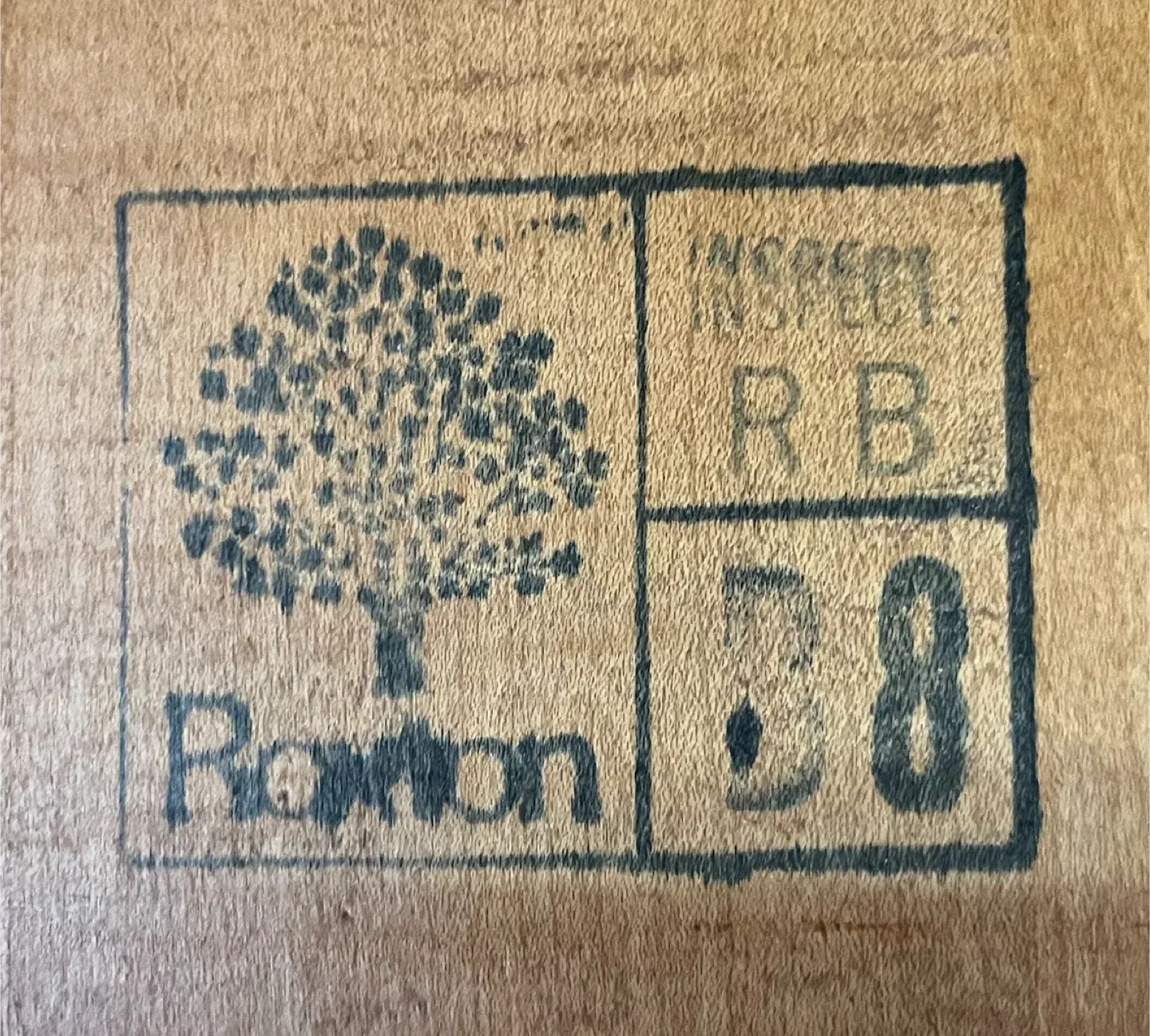 Roxton Dining Room Table Set image indicator(6)