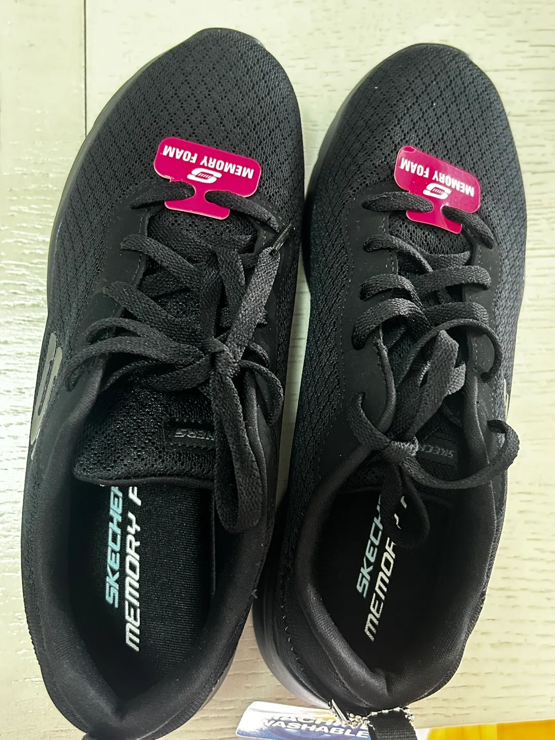 🥕 Skechers Memory Foam Black Shoes - Size 8.5 thumbnail
